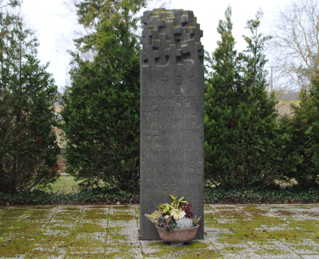 Kriegerdenkmal Froitzheim neu