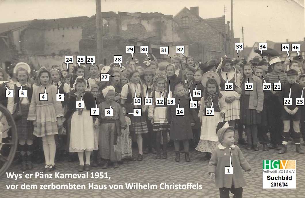 Wys´er Pänz Karneval 1951, vor dem zerbombten Haus von Wilhelm Christoffels